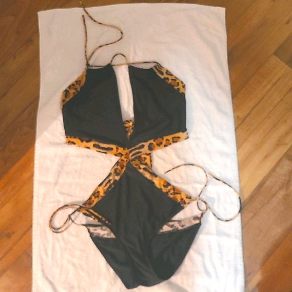 Swimsuit - Picture 1 of 2